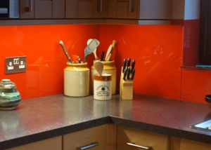 Red kitchen splashback